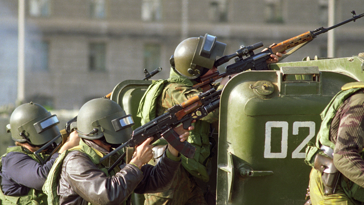 Октябрь 1993-го: Поле битвы, на котором стреляли в себя история,россия