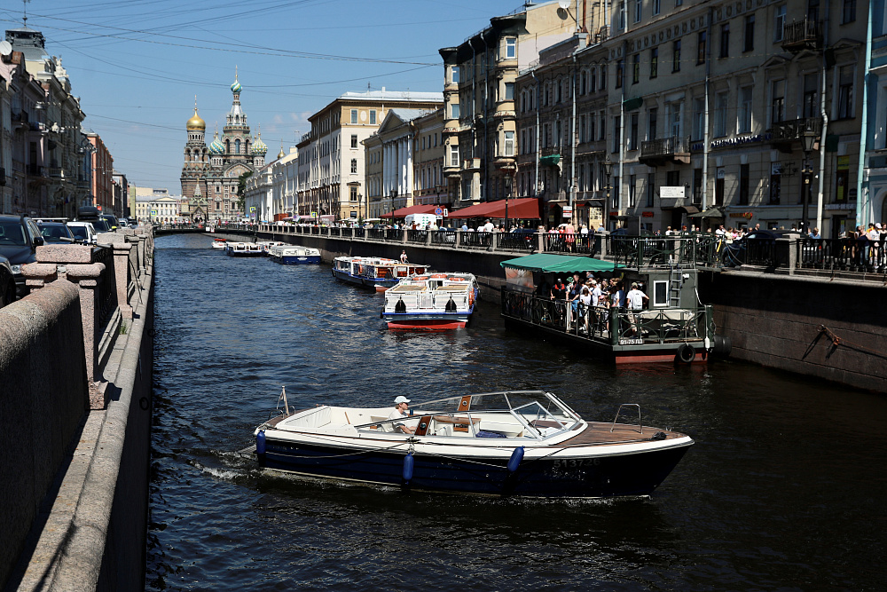 Петербург 7. Фонтанка 121 причал. Прогулки по рекам и каналам Санкт-Петербурга. Причалы. Корабли у причалов Санкт-Петербурге.