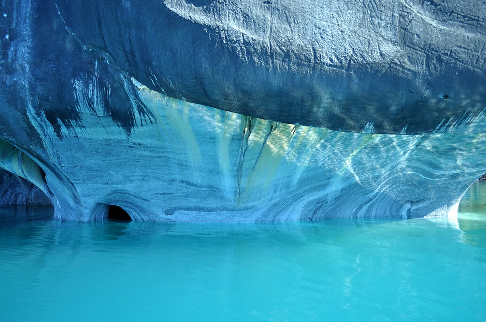 Картинки по запросу These marble caves in Chile are mind blowing