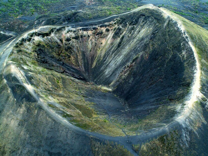 Вид сверху на кратер Парикутина/ © disgustingmen.com