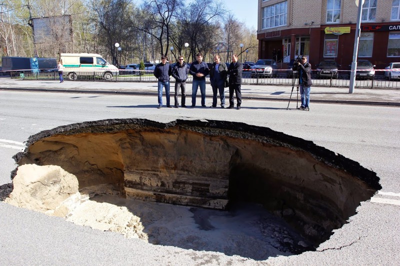 В Тюмени мастера создали не просто рисунок, а настоящую арт-инсталляцию. 3д рисунки, дороги, приколы