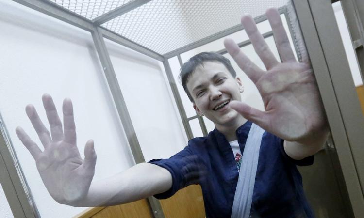 Надежда Савченко в Донецком городском суде. Фото: Валерий Матыцин/ ТАСС 