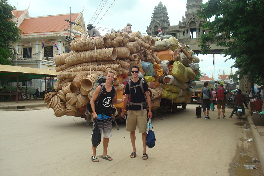 22. На границе Камбоджи и Таиланда перевозка грузов, прикол, транспорт, юмор