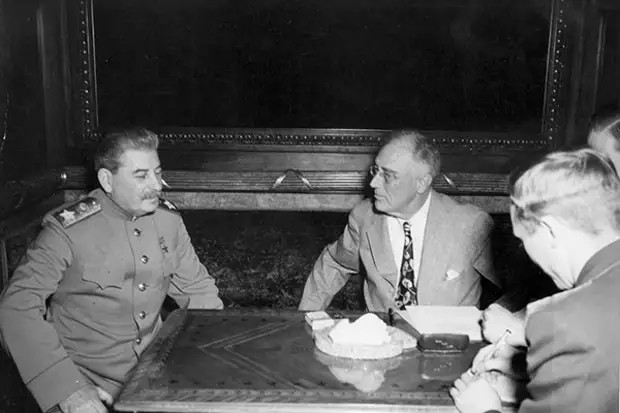 Фото: AP Photo / архив Историко-документального департамента МИД России