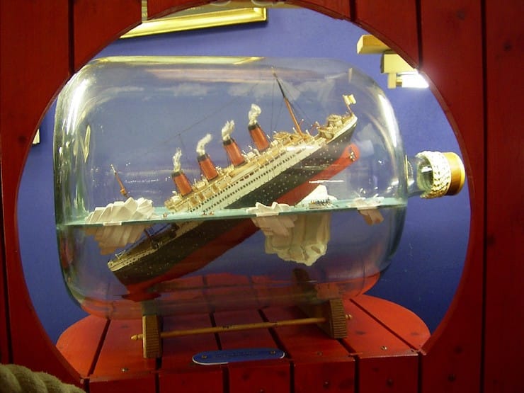 Корабль в бутылке: как засовывают поделки,сувениры