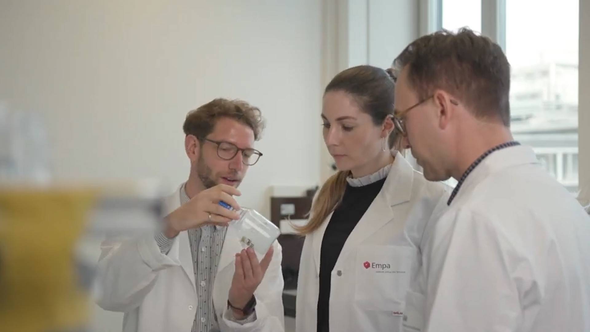 Швейцарские ученые заменили пластиковую упаковку на морковный жмых Видео