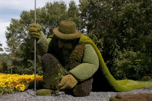Выставка "зеленых" скульптур