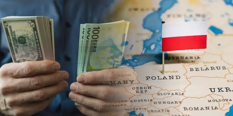 Польша должна фактически включиться в прямую войну с Россией на территории Украины. Об этом...