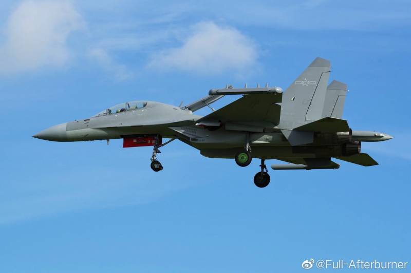 Самолет РЭБ Shenyang J-16D появился на публике