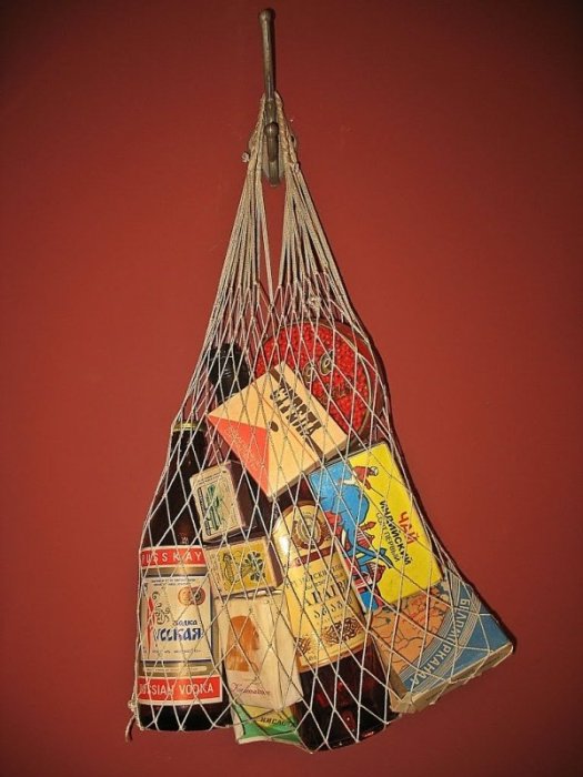 Советская авоська много лет была забыта - а напрасно. /Фото: pinterest.co.uk Советская авоська много лет была забыта - а напрасно. /Фото: pinterest.co.uk