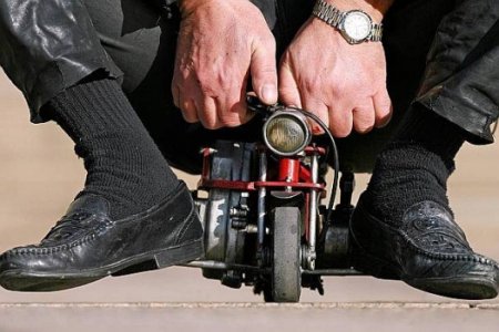 Авто-факт: самый маленький мотоцикл в мире весит 1 кг!