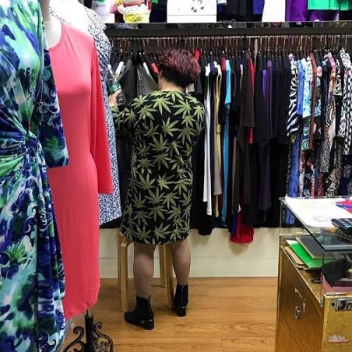 Весёлая уличная мода шанхайских жителей, которые даже понятия не имеют, чем она забавна Весёлая уличная мода шанхайских жителей, которые даже понятия не имеют, чем она забавна