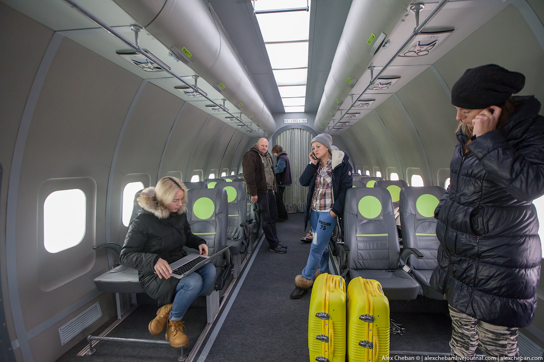 Лететь 7 часов. Самолёт s7 Airlines салон. Авиакомпания s7 салон. S7 самолет внутри. Самолеты авиакомпании s7 Airlines внутри.