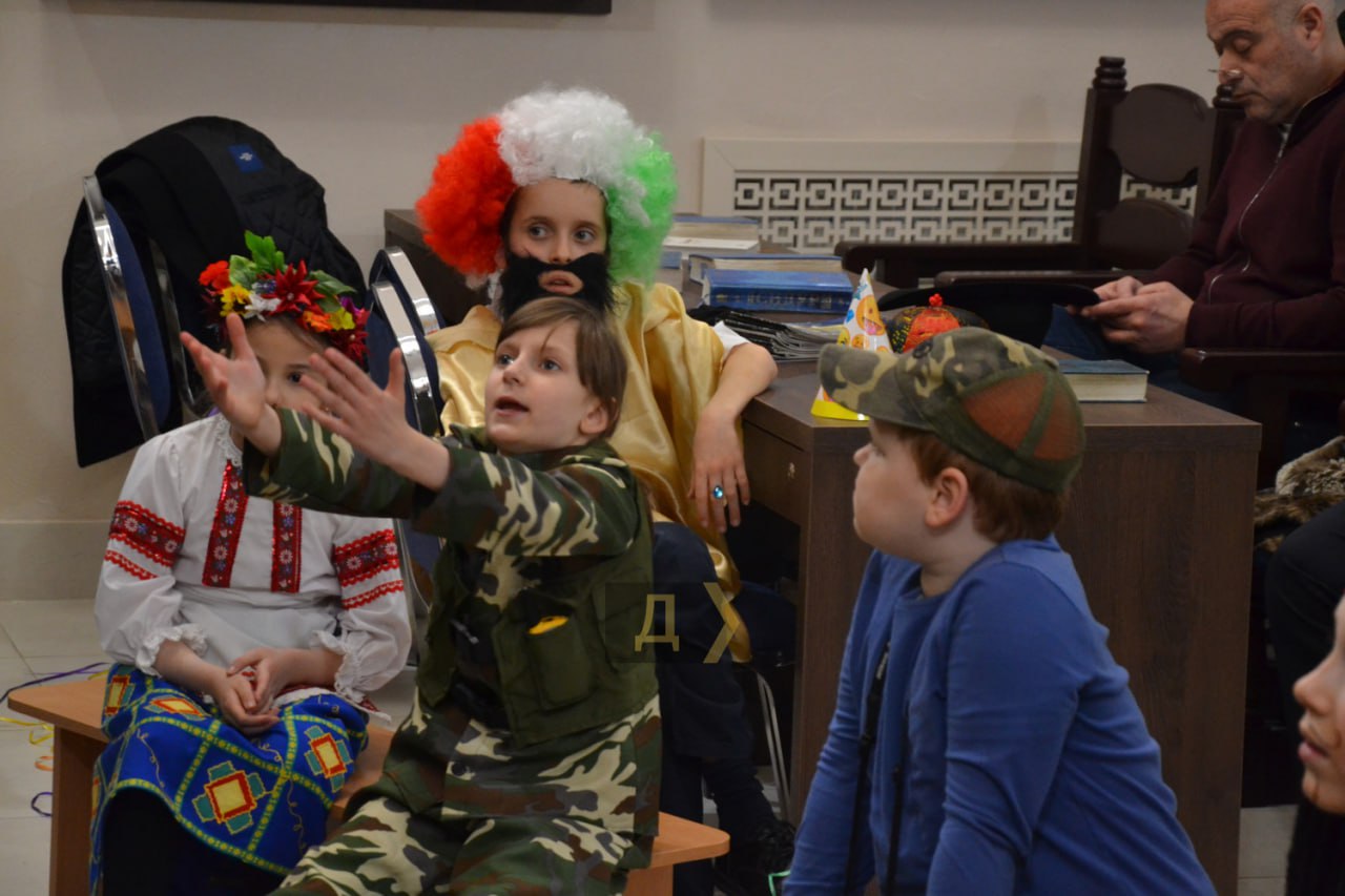 Как одесские евреи переодеваются в вышиванки под комментарии о газовых печах Как одесские евреи переодеваются в вышиванки под комментарии о газовых печах украина