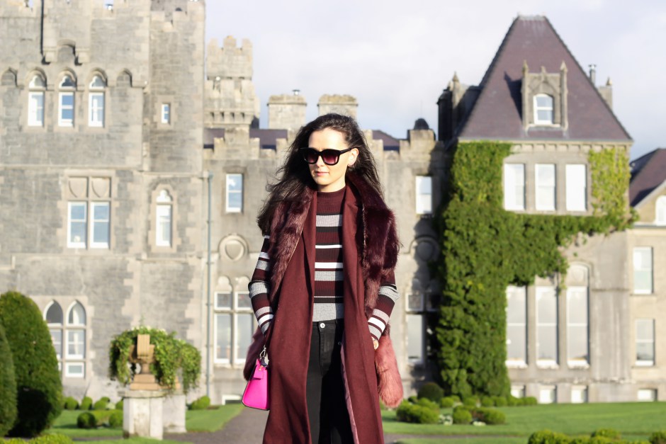 burgundy sleeveless jacket and fur stole 10