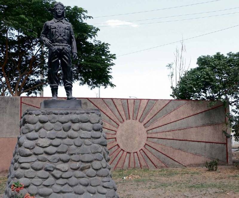 Умереть за императора. Эскадрильи цветка сакуры Умереть за императора. Эскадрильи цветка сакуры