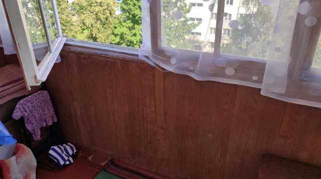 В Бобруйске сотрудники МЧС спасли пенсионерку, которая чуть не выпала из окна.