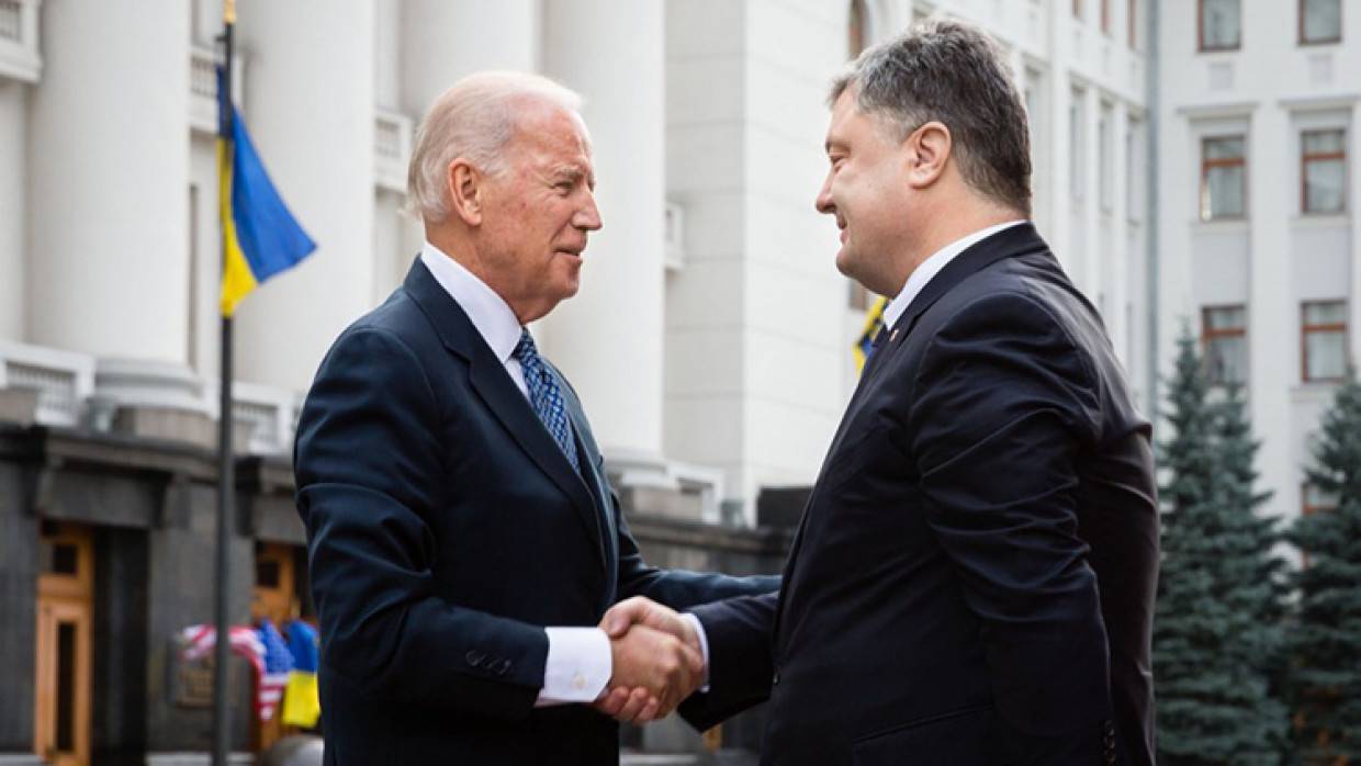 Аналитик Золотарев заподозрил США во влиянии на судебный процесс по делу Порошенко