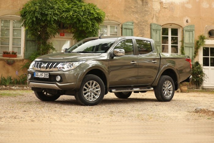 Автомобиль Mitsubishi L200 - это очень надежная машина.