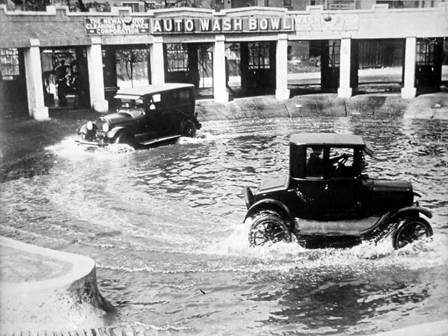 Бассейн для машин из Чикаго 1920-х годов Чикаго, Боланд, около, грязь, автомобиль, СентПоле, строительство, машин, днища, построивший, автомобиля, конструкции, дорог, франшизу, автобассейн, бассейн, мойку, мойки, городе, первый