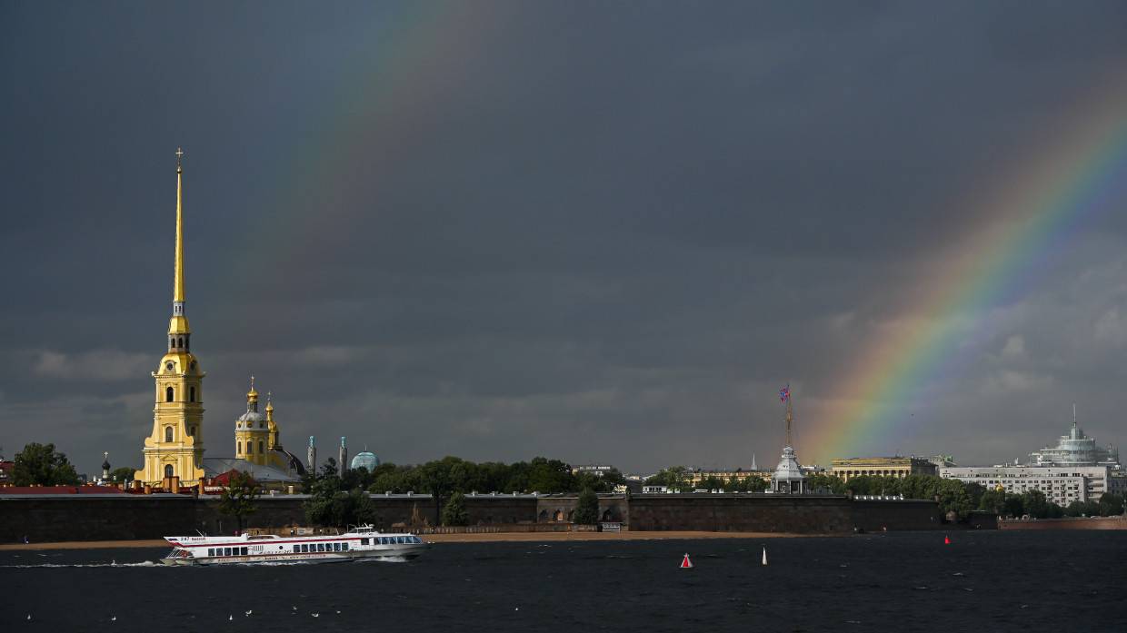Средняя ожидаемая зарплата в Петербурге выросла до 55 тысяч рублей