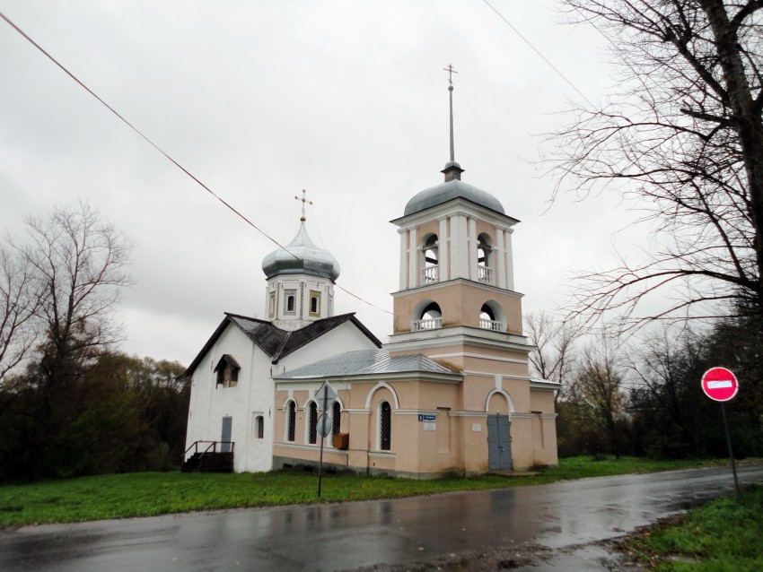 Церковь Троицы Живоначальной в Ямской слободе в Великом Новгороде