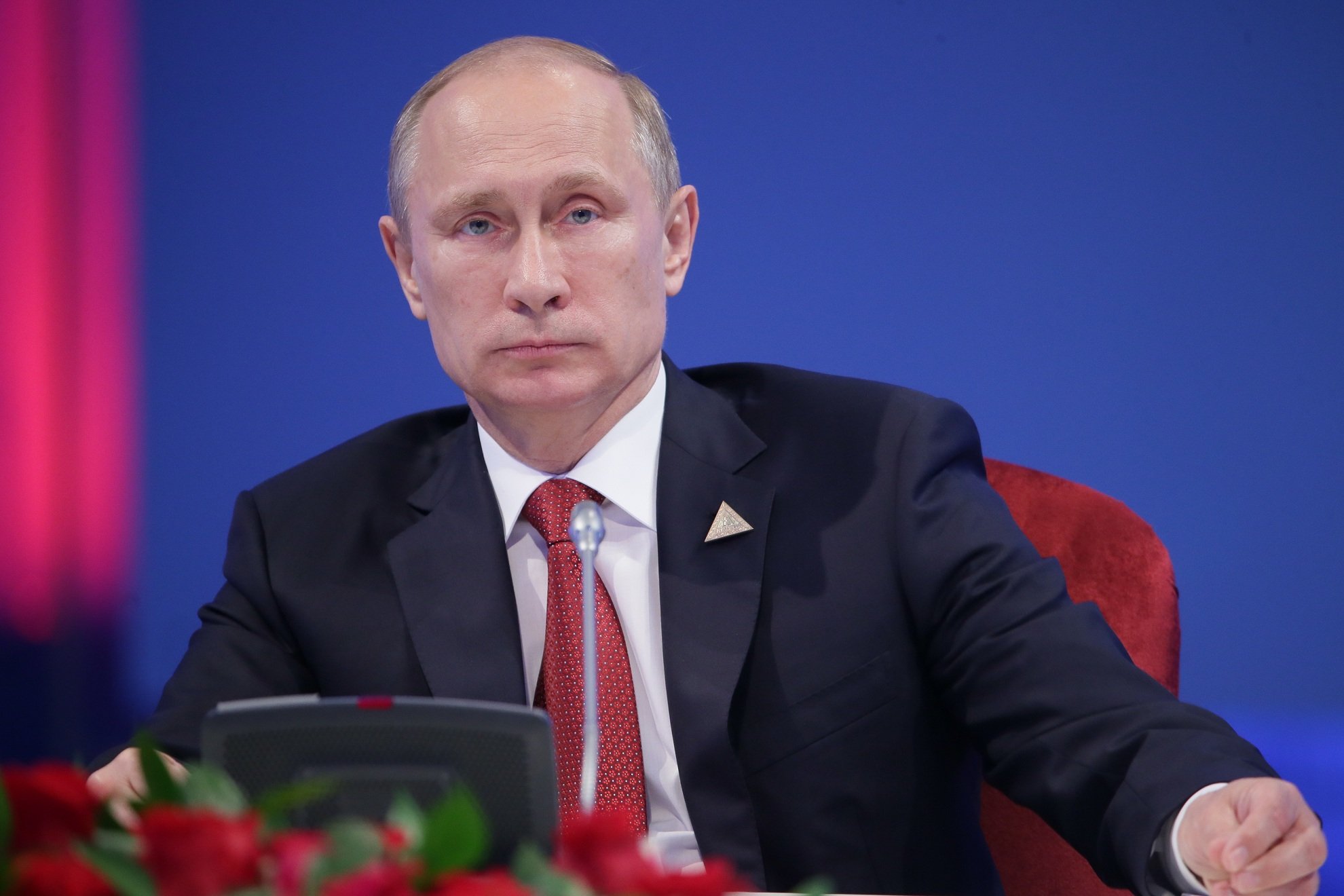 Путин объявил о переносе парада Победы из-за коронавируса