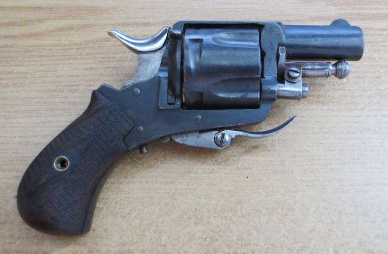 Варнаны против Нагана. И револьверы, и пистолеты Варнаны против Нагана. И револьверы, и пистолеты оружие