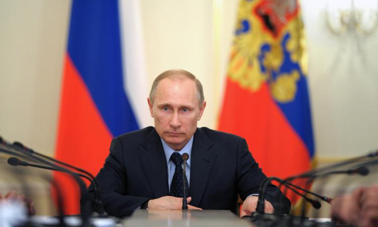 Кремль потребовал от США разъяснить заявления о коррумпированности Путина  
