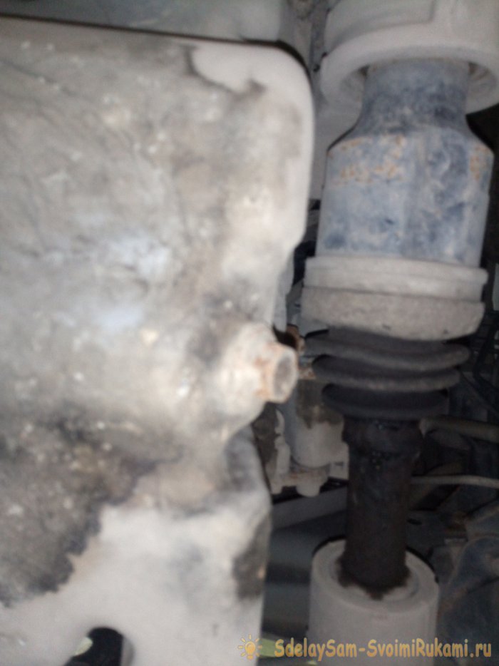 Меняем масло в автомобиле самостоятельно Меняем масло в автомобиле самостоятельно авто и мото,автосоветы,замена масла,ТО