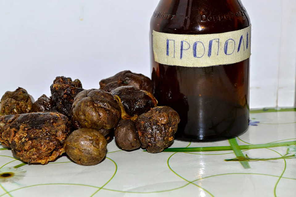 12 лет язвой мучился, пока не нашел свое средство лечения. С 1994 года забыл о болезни вообще!