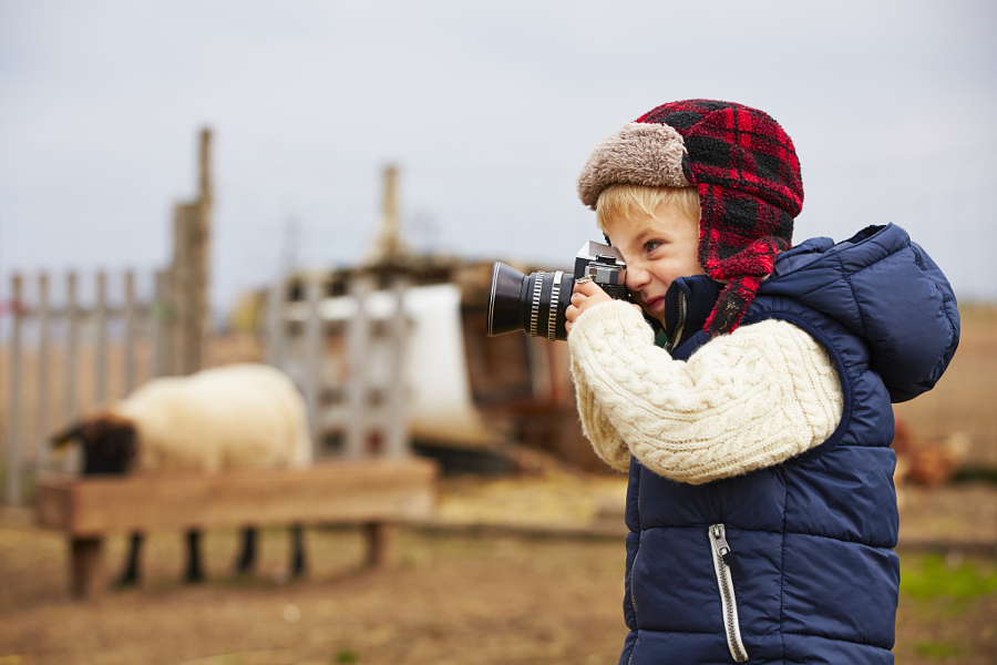 35 очаровательных юных фотографов