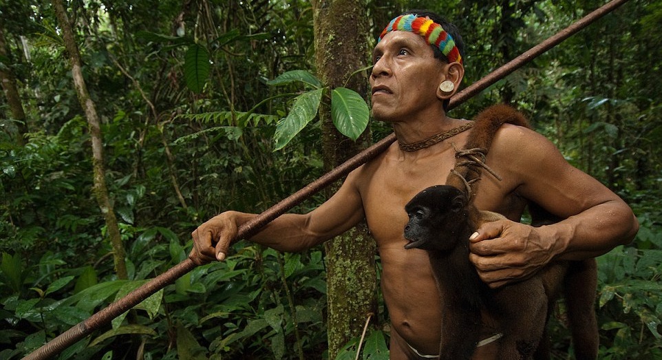 Свой среди чужих: фотограф подружился с племенем, почти не тронутым цивилизацией
