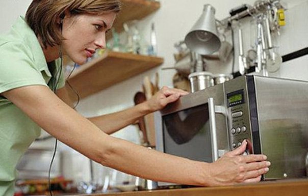 Десять неординарных услуг, которые может оказать микроволновая печь