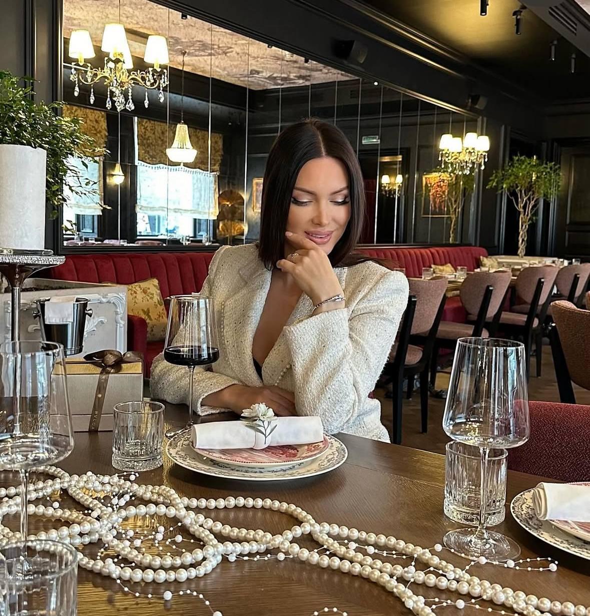 Cменила мошенника на уголовника: как сейчас выглядит и чем занимается Евгения Феофилактова из шоу «Дом 2» Евгения, после, проекте, Гусев, Феофилактова, только, Антона, отношения, всего, Антон, время, вместе, проекта, стала, замуж, парень, вышла, несколько, жизни, девушка