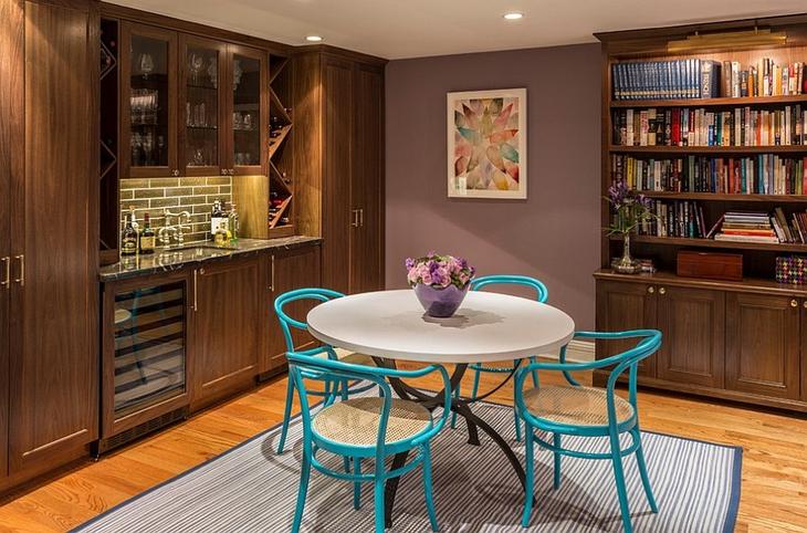 Small-home-bar-design-along-with-some-smart-seating-options