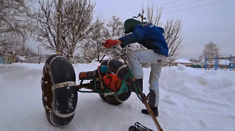 Снегоход: бензопила, велик и камеры от камаза велосипеда, и камер, из бензопилы, от камаза, руками, своми, снегоход