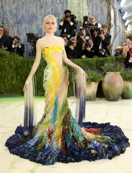 14 лучших образов Met Gala: Ирина Шейк в бриллиантах, 