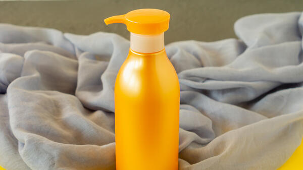 Как использоваться ненужный шампунь в быту — заменит порошок и ваксу - похожая новость на Toplenta