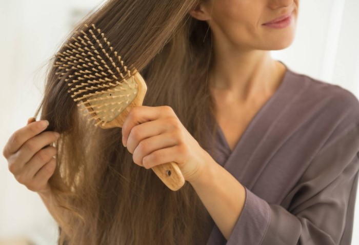 Тонкие локоны, наоборот, нужно делать более жесткими, чтобы они хорошо выглядели и держали форму / Фото: avon-061.ru