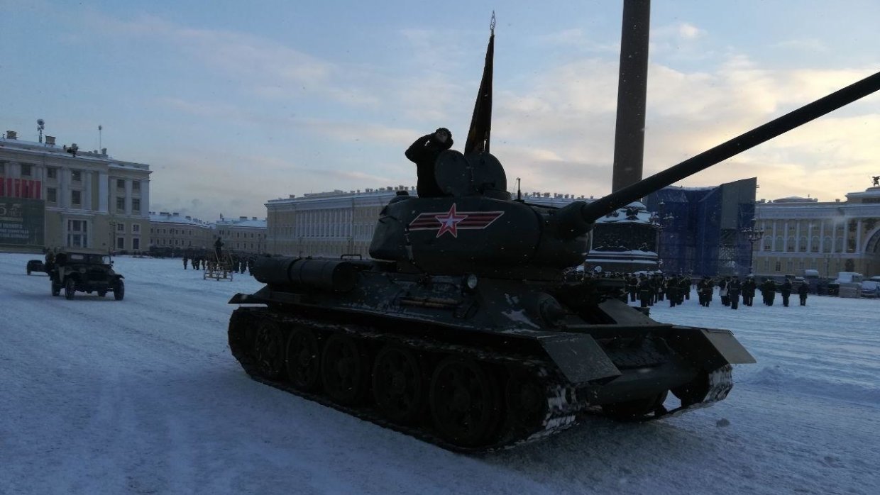 Минутой молчания почтят погибших на параде в честь 75-летия освобождения Ленинграда