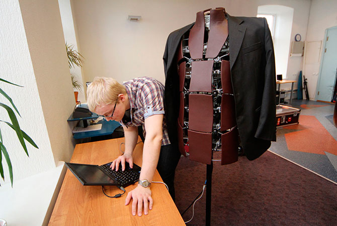 Роботы на работе