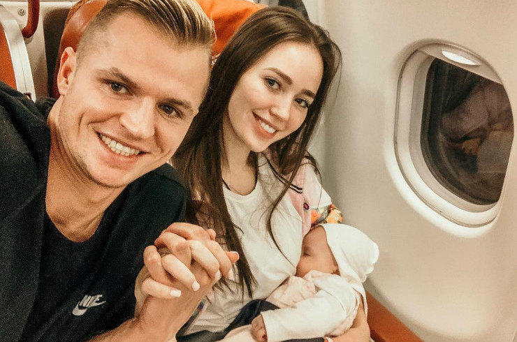 Дмитрий Тарасов отправился в отпуск с семьей
