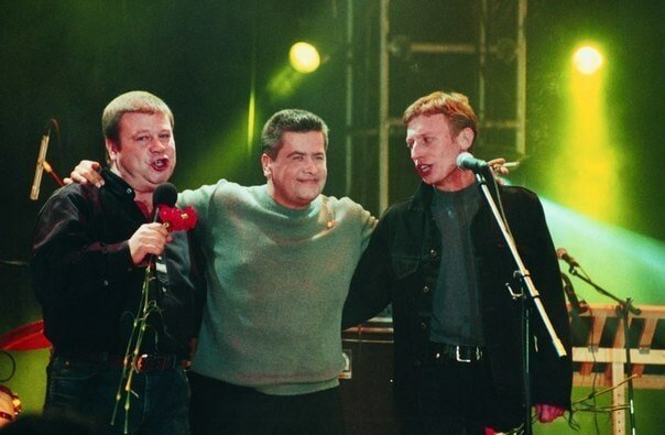 20 снимков отечественных знаменитостей 90-х годов, которые многое расскажут о том времени 20 снимков отечественных знаменитостей 90-х годов, которые многое расскажут о том времени Фотография