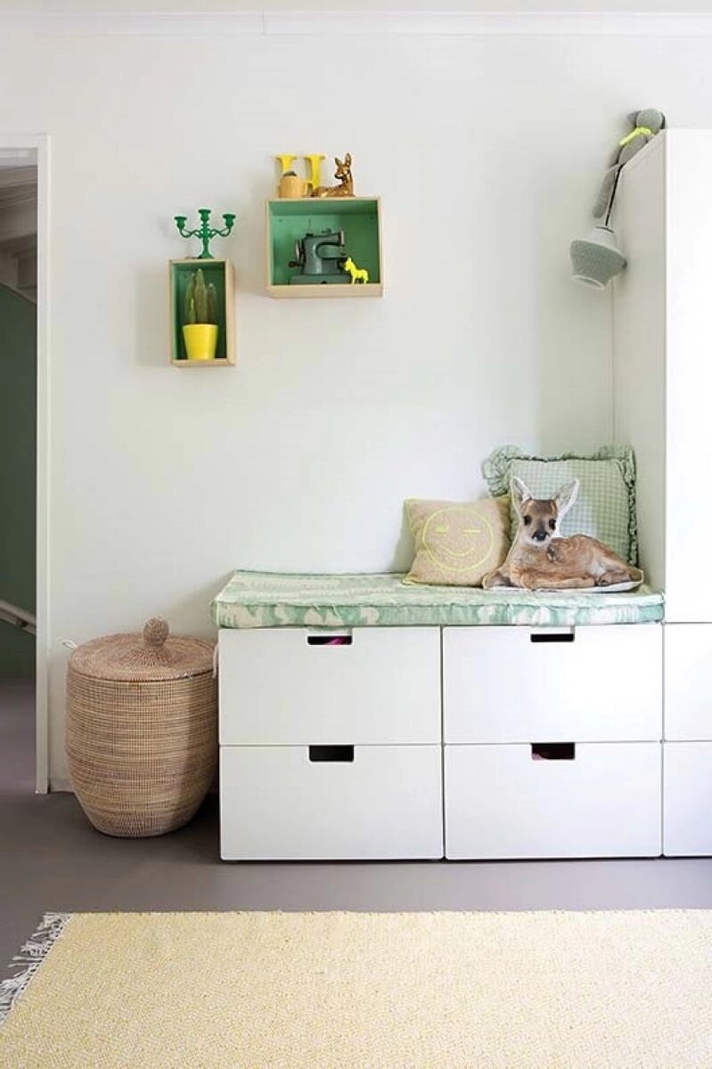 Интерьер дома в цвете шалфей: скандинавский стиль в свежей бело-зеленной гамме когда, очень, краской, комнаты, отдали, ванной, террасе, интерьеров, можно, здесь, поэтому, большим, работы, старые, кухне, спальне, зелени, может, много, мебель