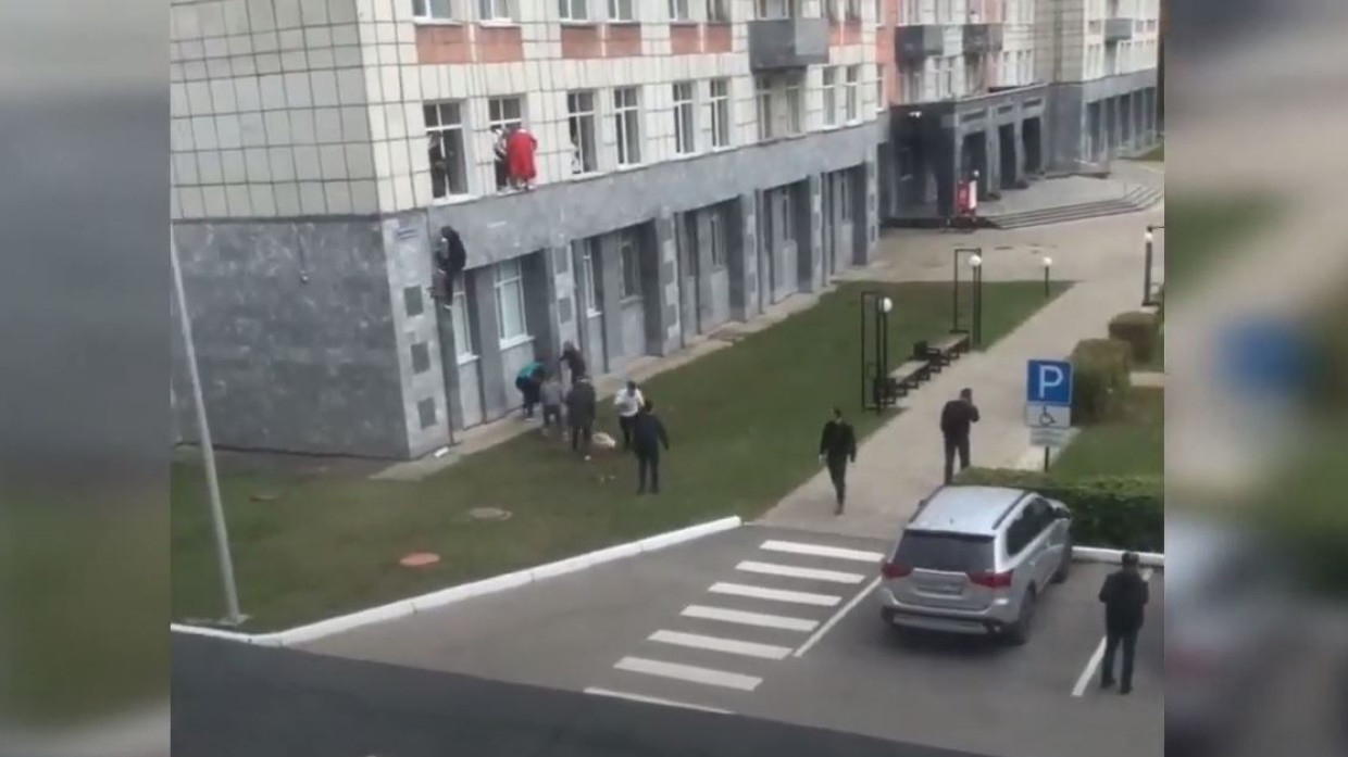 Семерых пострадавших при стрельбе в пермском вузе перевезут в Москву