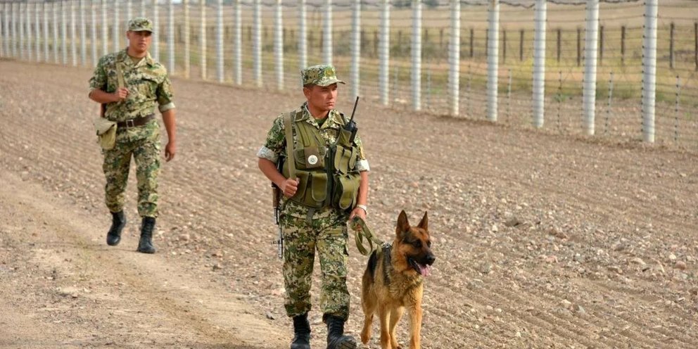 Казахстан узаконивает языковые патрули и строит заставы на границе с Россией