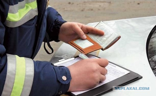 Из-за жалобы пермячки в России запретили штрафовать водителей, не уступивших дорогу встречным авто авто и мото