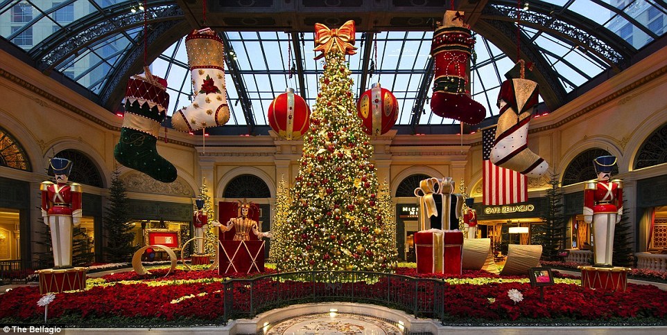 Рождественское убранство самых дорогих гостиниц мира