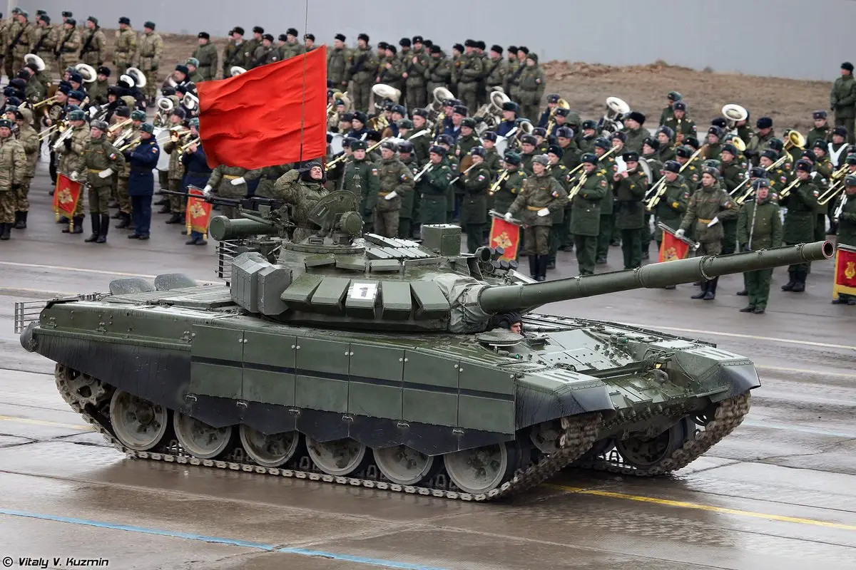 Очередной миф: вместо динамической защиты на бортах наших танков стоит текстолит